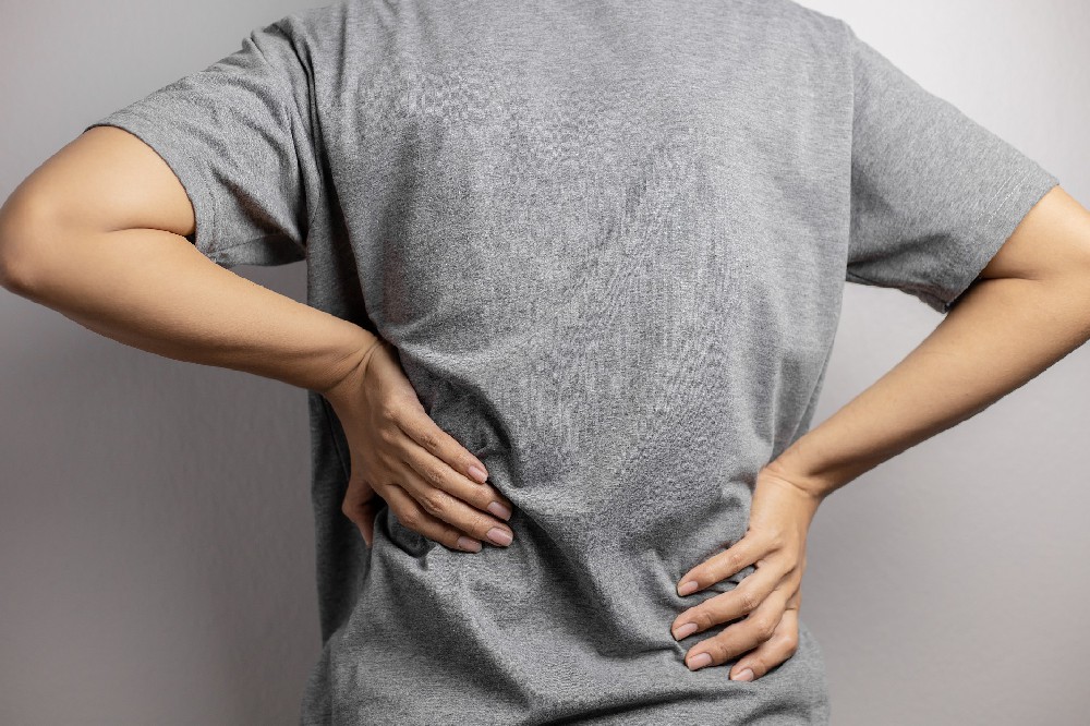 频繁腰膝酸软?中医辨肾虚证型与温补调理方案